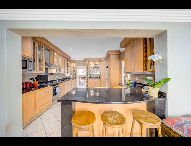 4 BEDROOM FREEHOLD FOR SALE IN RUIMSIG